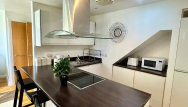 Spacious & Serene 2 Bed, Sleeps 6 With Canal View And Underground Parking - Foto 5