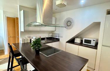 Spacious & Serene 2 Bed, Sleeps 6 With Canal View And Underground Parking - Foto 5