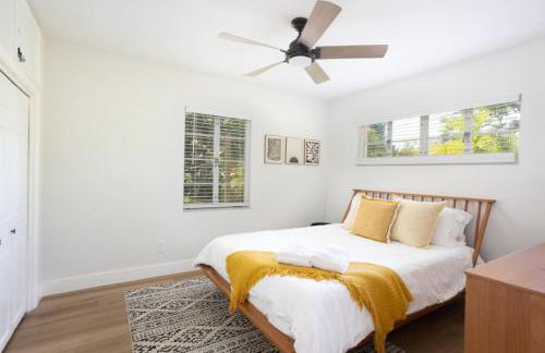 POOL Fenced Yard Shuffleboard Court - Foto 2