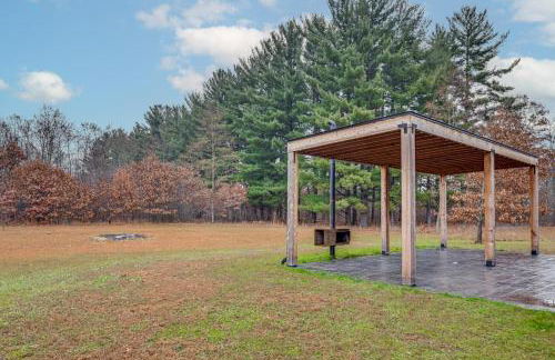 Walk to Lake! Modern Wisconsin Home with Patio - Foto 2