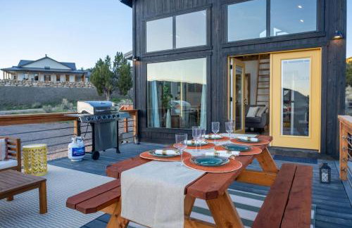 Stargazing Retreat with Hot Tub Deck Hammocks BBQ - Photo 14