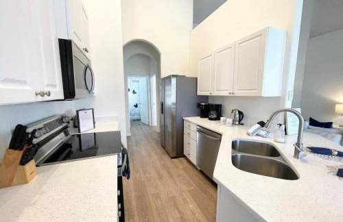 556 Gorgeous home with Pool and Spa Not Overlooked at Back 3 Bedrooms and 2 Full Bathrooms - Foto 6