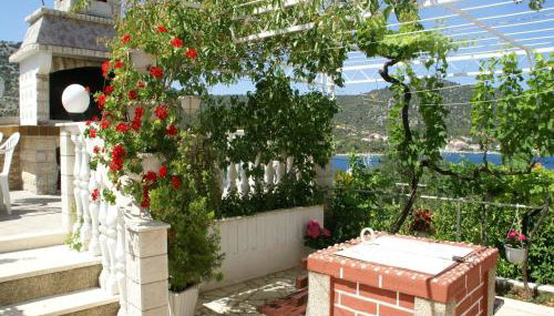 Apartment in Vinisce 100m From the Sea - Foto 4, Garden