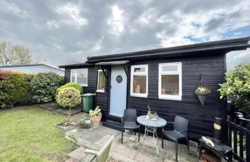 2 bedroom chalet bungalow on Humberston Fitties. - Foto 1