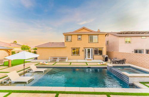 GAMEROOM, King Beds, Movie Projector, Heated Saltwater Pool, Golf and Games! - Foto 40