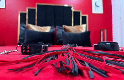 Red Chamber Hot Tub Couples Retreat - Foto 10