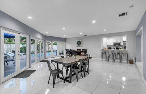 Stunning 4 Bedrooms House with Pool 6 minutes to the Ocean - Foto 16