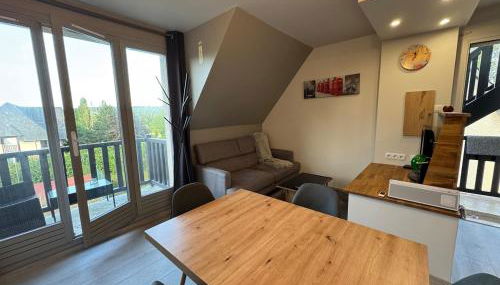 Beachfront apartment with pool - Photo 5