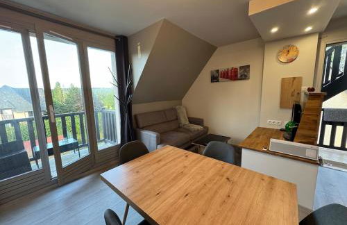 Beachfront apartment with pool - Photo 5