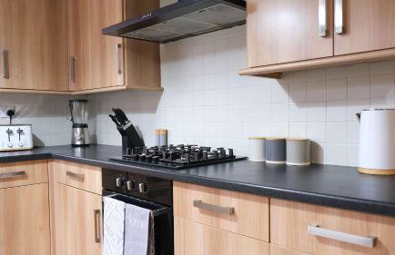 Lovely 5 Bedroom Home w Garden near Northampton - Photo 14