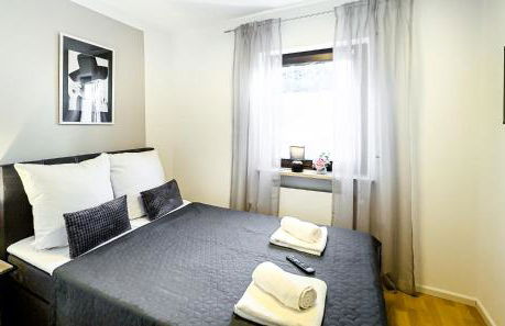 Charmantes 3-Zi-Apartment am Schlössle in Lechhausen-Garage-Balkon-Küche-Smart TV - Foto 4