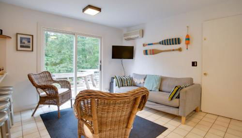 Deck and Grill, Walk to Beaches! Falmouth Retreat - Foto 5