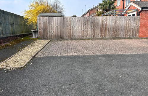 Cosy 2 bedroomed semi detached house - Foto 13