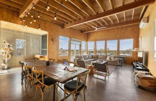 Luxury Riverfront Retreat - 6 Cabins - Private Pool - Photo 37