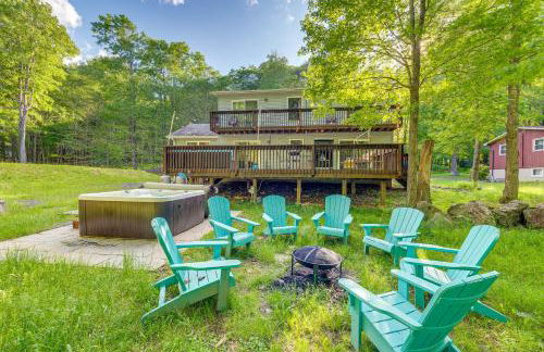 Private Hot Tub and Lake Access Poconos Escape! - Foto 1