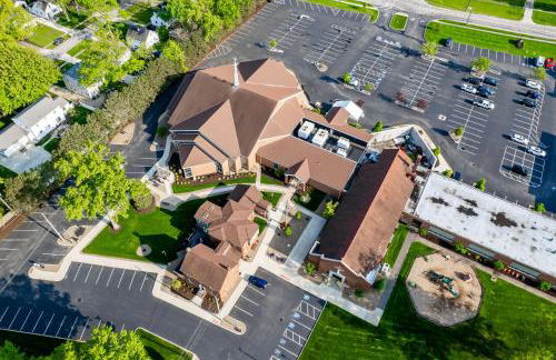 Lake Cottage with Hot Tub and Game Room - Foto 42