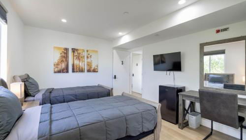 Modern Apartment in Studio City - Photo 5