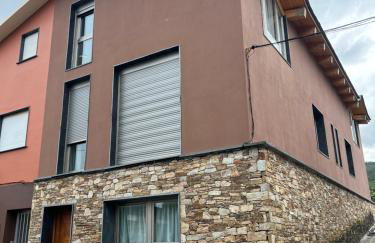Casa única, entorno inigualable con vistas al mar - Foto 2