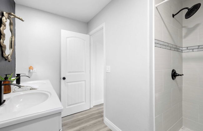 The Matterhorn Manor by Avantstay Harry Potter Inspired A-frame Home w/ Hot Tub & Views - Foto 19