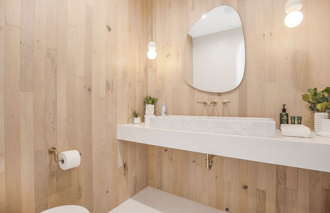 Villa Camellia - Charming 5 BR Home in the Heart of Studio City - Photo 38