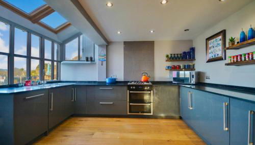 High Cross House - Photo 2