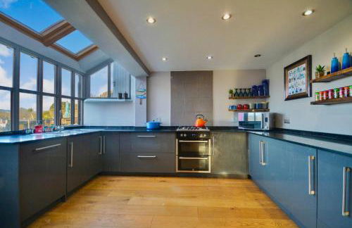 High Cross House - Photo 2