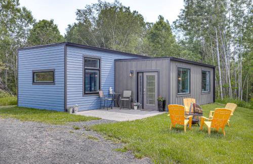 Walk to Lake Superior and Beach Modern Retreat - Foto 12