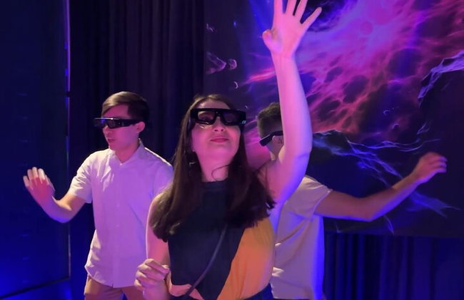 Verse Immersive Holographic Theater in Chicago - Photo 3