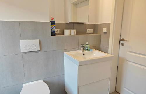 Siegen 2 - Geisweid Work and stay Neu Modernisiert 3 Schlafzimmer Badezimmer Wohnzimmer Balkon - Foto 44