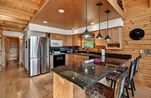 Mountain Escape on 6 acres w Hot Tub & Privacy - Foto 27