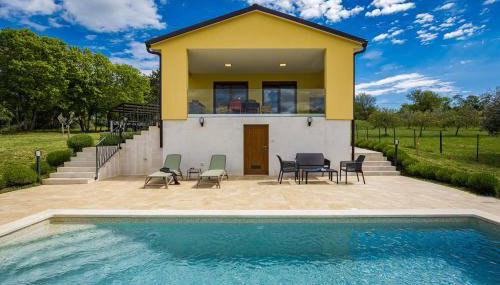 Family Villa Tai with Private Pool near Pula - Foto 3, Garden, sunbed