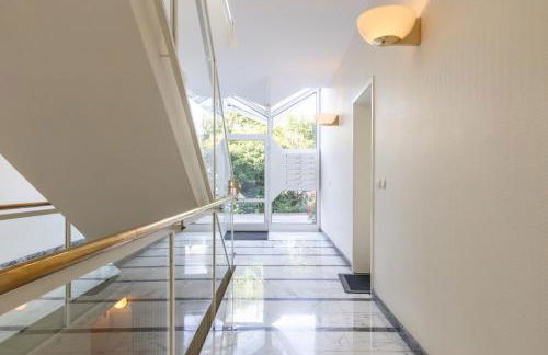 Privates Apartment mit Bad, Küche, Sofa & Balkon - Foto 16