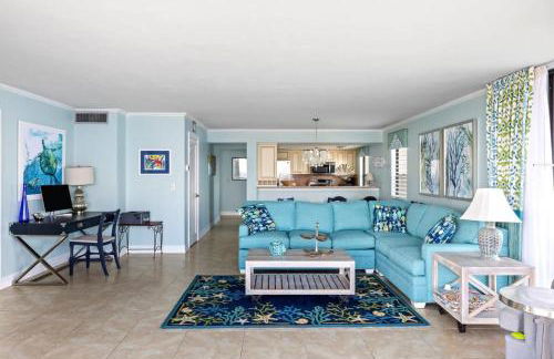 Stunning Waterfront Residence with Panoramic Water Views - Foto 7