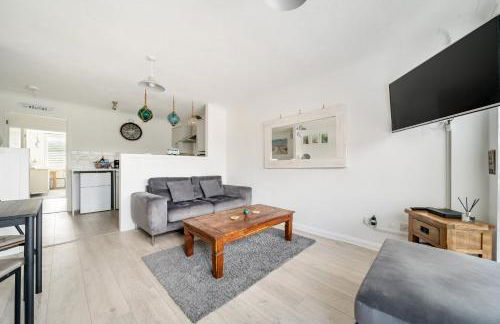 Stone's throw from beach and forest, stunning country walks - Foto 11