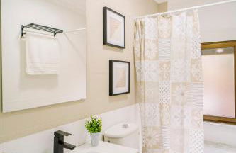 Centro, Hospital y Campus Universitario a 5 minutos - Camas de primera - Lavadora - SmartTV - Wifi 1 GB - Teletrabajo - Foto 9