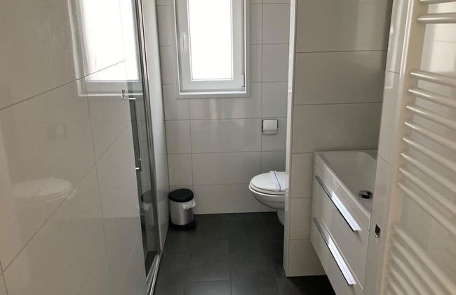 Modern Chalet With Combi Microwave Near Efteling - Photo 8