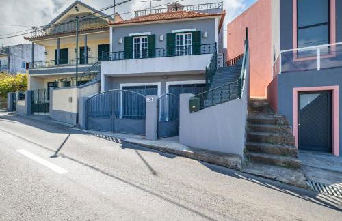 Sunset House - Photo 1