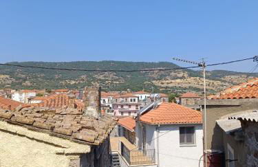 Traditional Stone House - Photo 7