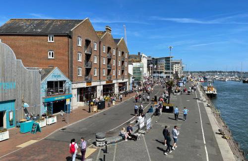 Quay & Sea View Spacious Modern Secure Parking - Photo 57