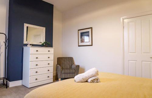 Bright and Well-Kept 3-Bed Property! Free Parking - Foto 32