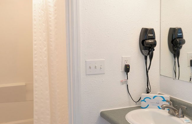 Beach Club at Montego Inn - Photo 48