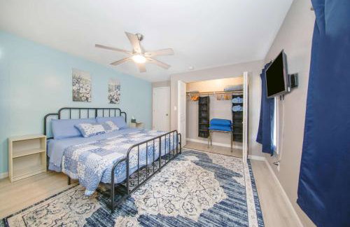 King Bed Creekfront Retreat in Jacksonville - Foto 26