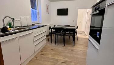 Monteurunterkunft Simmershausen bei Kassel Einzelbetten, Parken, Waschen, Wifi - Photo 2, stove, dishwasher