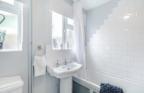 Crompton Cottage - Photo 11