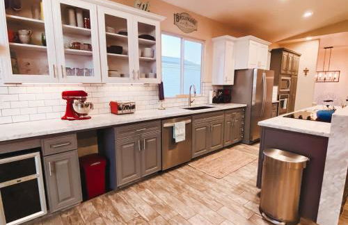 Coastal Retreat - Just Steps to the Beach - Foto 10