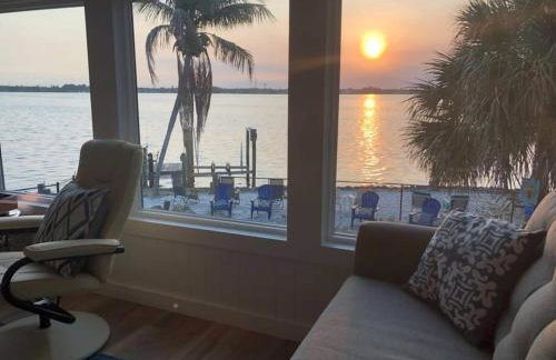 "Seaglass" Dazzles with Exceptional Bay Views! - Foto 30