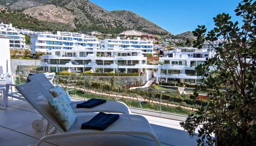 Mara's Apartments Higuerón West - Garden Villa - 246 m2 of Private Terrace & Garden - Like a House - Foto 2