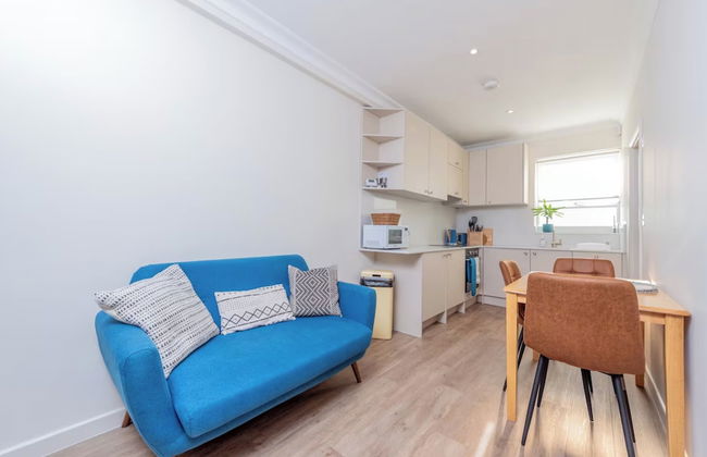 4 Guests - 20min to London - Free Parking - Petsok - Foto 7