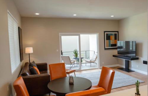 Stay in Style Hollywood Residences with Free Parking - Foto 63