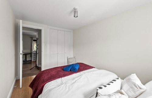 Polmont Haven: Spacious 4- Bedroom Retreat - Foto 19